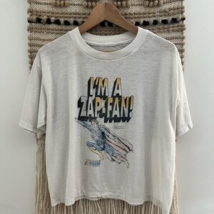 Vintage 90s White Graphic Cropped T-Shirt with Comic Print